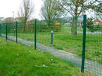 1500mm high green powder coated rolled top mesh panel fencing